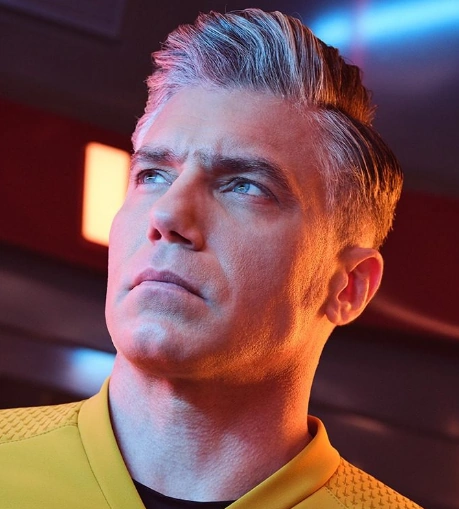 Arquivo:Christopher Pike (SNW).png