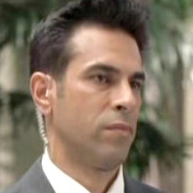 Arquivo:Gomez White Chicks.png