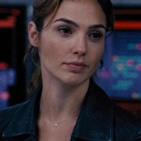 Arquivo:Gisele-Yashar- VEF6 .png