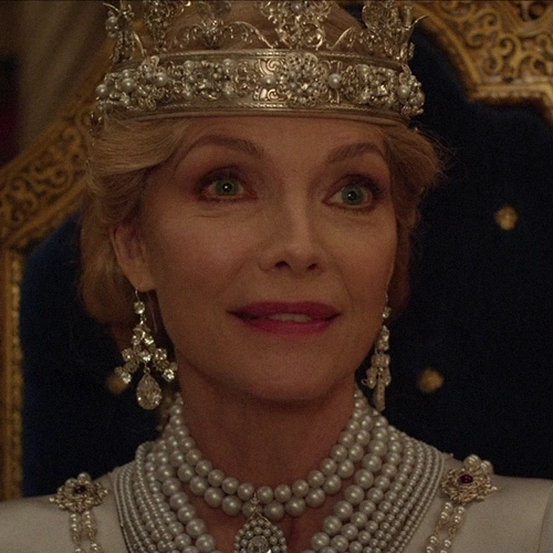 Arquivo:Rainha Ingrith - Malévola Dona do Mal.png