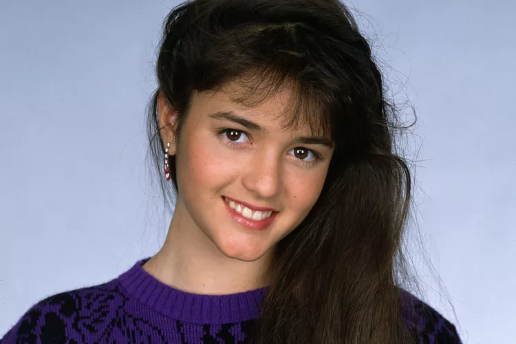 Arquivo:Danica-McKellar-Wonder-Years-013123-01-2000-15c6b2703d1c4049bb95fcfaffb60835.webp