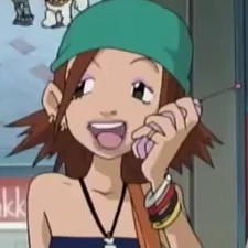 Arquivo:Garota com piercing (DA).png