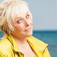 Arquivo:Joan Barrett.jpg