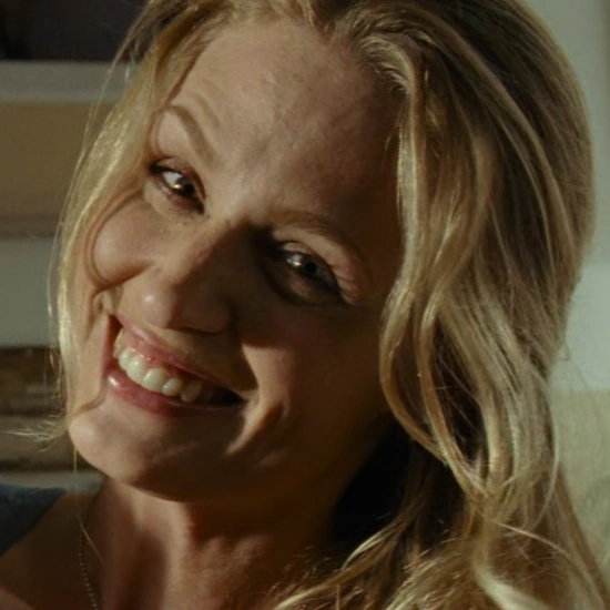 Arquivo:Sarah Lennox-Transformers.png