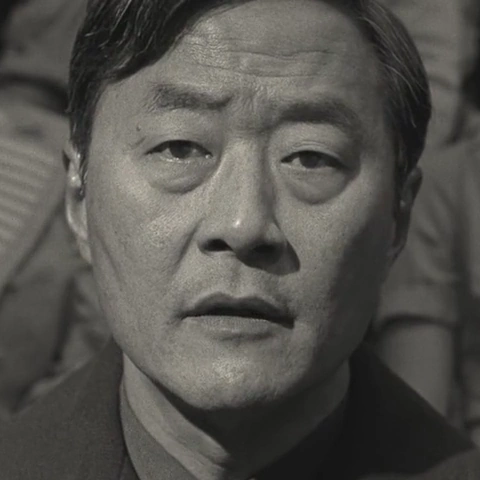Arquivo:Linus Mao (Asteroid City).png