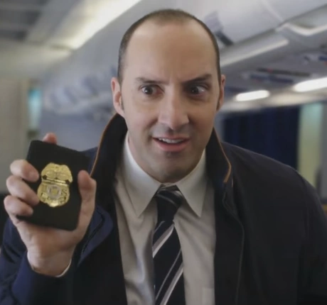 Arquivo:Agent James Suggs in The Road Chip.png