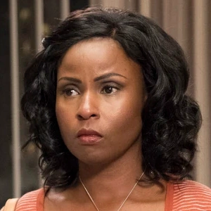 Arquivo:Mãe da Mara S2E02 (TGD).png