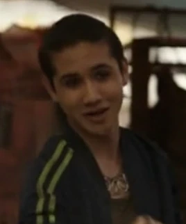 Arquivo:Rapaz dos Panfletos (FTWD).png