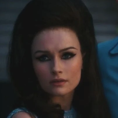 Arquivo:Priscilla Presley - Elvis (2022).jpg