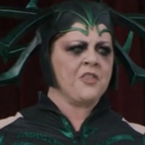Arquivo:Atriz da Hela (T-AeT).png