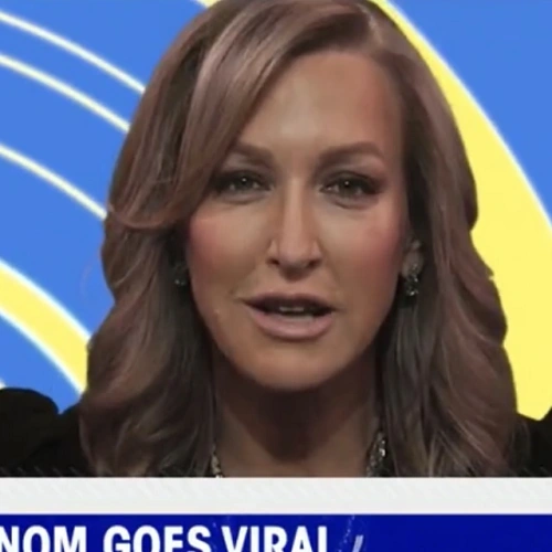 Arquivo:Lara Spencer - Free Guy.png