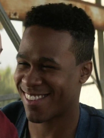 Arquivo:Matt Sale (FTWD).png