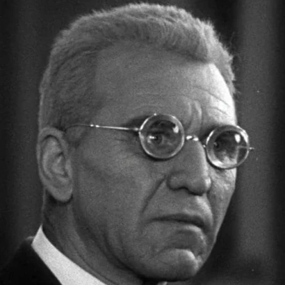 Arquivo:Drácula (1931) - Van Helsing (Edward Van Sloan).png