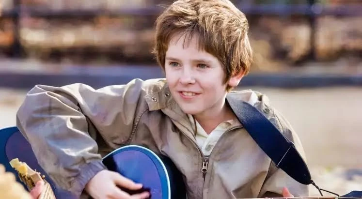 Arquivo:Evan Taylor.jpeg