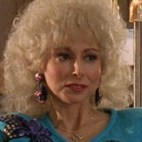 Arquivo:Connie LaRocca (Mudança de Hábito).png
