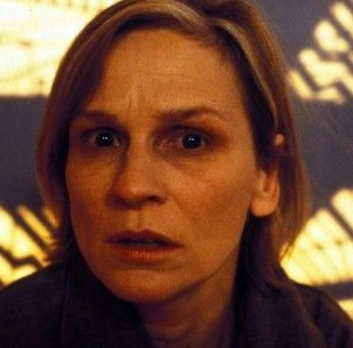 Arquivo:Helen Holloway.png