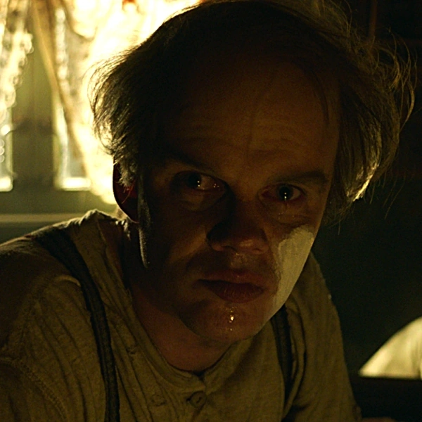 Arquivo:Pennywise (HUMAN VERSION).png