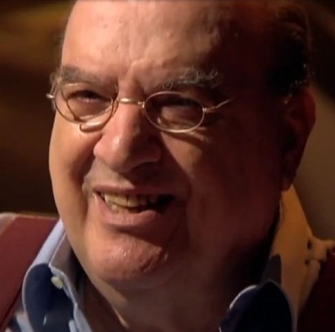 Arquivo:Antonio Abujamra.png
