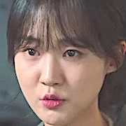 Arquivo:Park Ye-Young - Refletidas.jpg