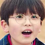 Arquivo:CLOY-TVN-Gu Jun-Woo.jpg
