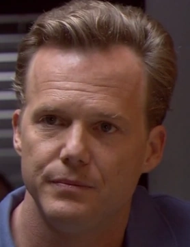 Arquivo:Det. McNamara (Dexter).png