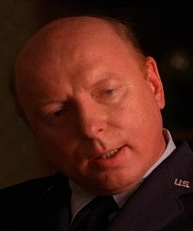 Arquivo:Mayor Briggs - Twin Peaks.jpg