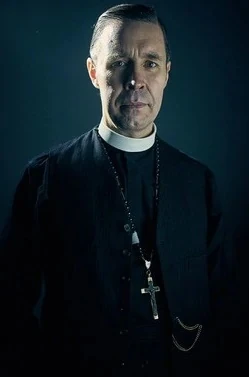 Arquivo:Fatherhughes.jpg