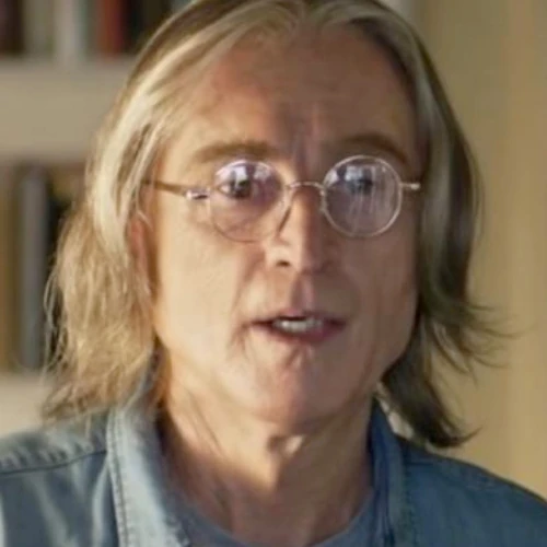 Arquivo:John Lennon (Yesterday).jpg