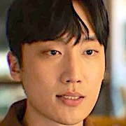 Arquivo:Trolley-Kim Kyun-Ha1.jpg
