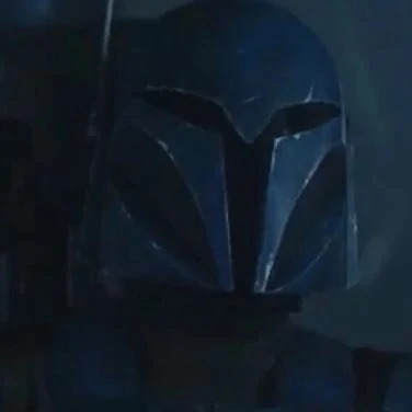 Arquivo:Koska Reeves Helmet - The Mandalorian.jpg
