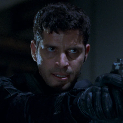 Arquivo:J.D. Salinas (Resident Evil, O Hóspede Maldito).png