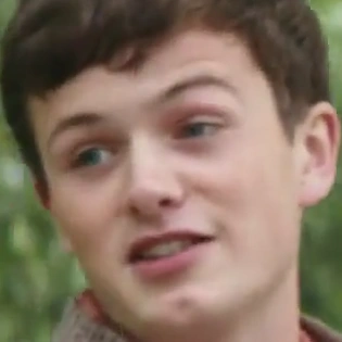 Arquivo:Nikolushka adolescente (G&P2016).png