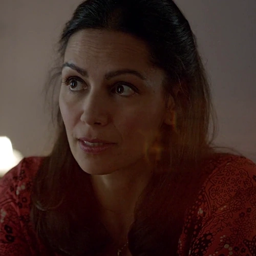 Arquivo:SLCK Dr. Louise Mortimer.png