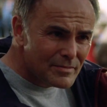 Arquivo:NPJohnSaxon.png