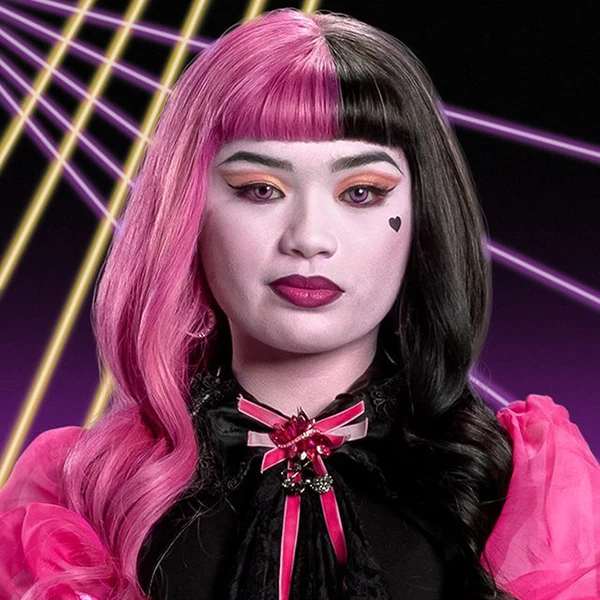 Arquivo:Draculaura (Monster High - O Filme).jpg