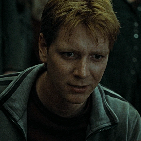 Arquivo:Fred Weasley (Harry Potter - Relíquias 1).png