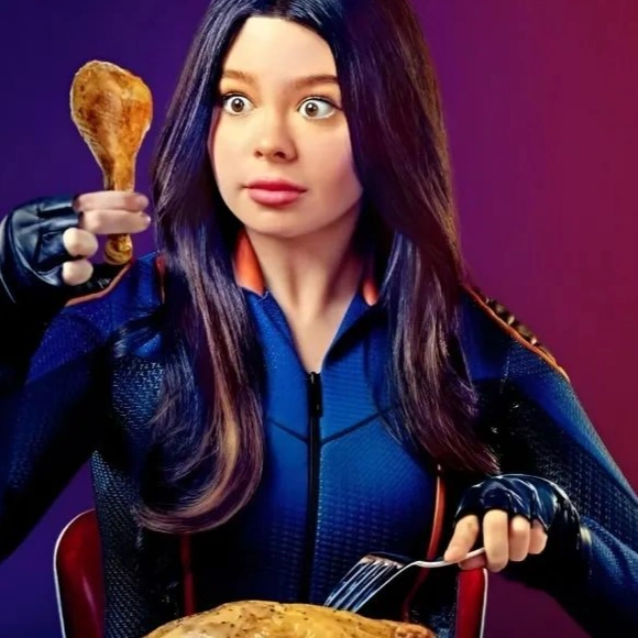 Arquivo:Nora Thunderman (TTOR).png