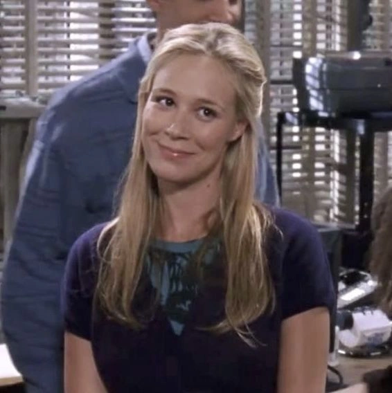 Arquivo:Paris Geller.png