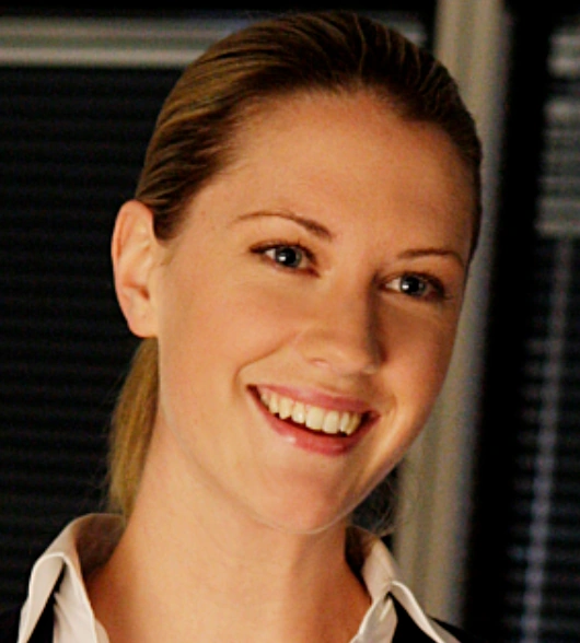 Arquivo:Riley Adams.png