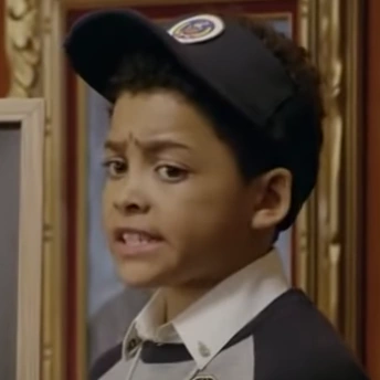 Arquivo:Treinador O - Esquadrão Bizarro O Filme.png