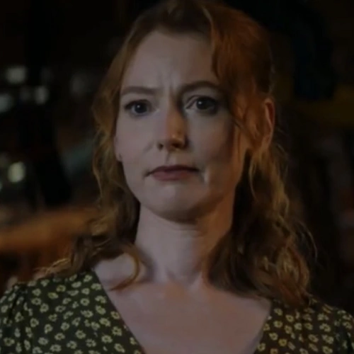 Arquivo:Maggie Kramer - SG.png
