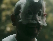 Arquivo:Coelho-Alicia no país das trevas.png