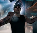 Arquivo:M. Shadows Onstage BOII.png