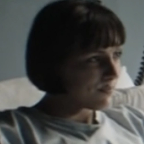 Arquivo:Elaine Foster (T-AeT).png