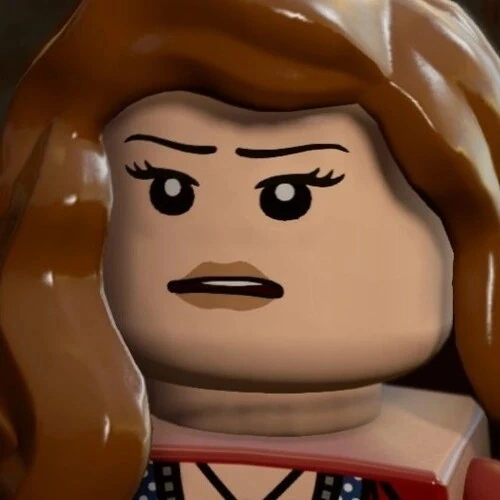 Arquivo:Feiticeira escarlate - Lego Avengers 2016.png
