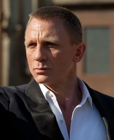 Arquivo:James Bond-2012-1a1.jpg