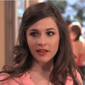 Arquivo:Camile Roberts (BTR).png