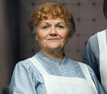 Arquivo:Beryl Patmore - Downton Abbey.png