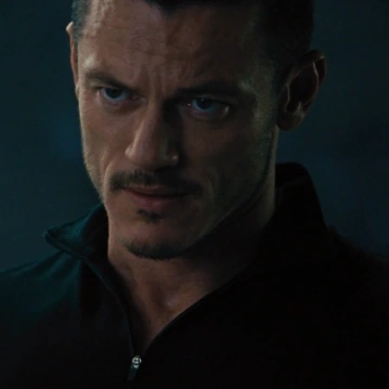 Arquivo:Owen-Shaw- VEF6 .png