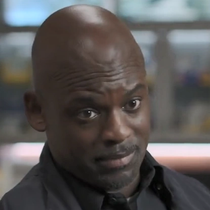 Arquivo:Paramédico Doron Bell (TGD).png